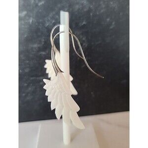 925 Sterling Silver Carved White Resin Wing Dangling Pierced Earrings Vintage